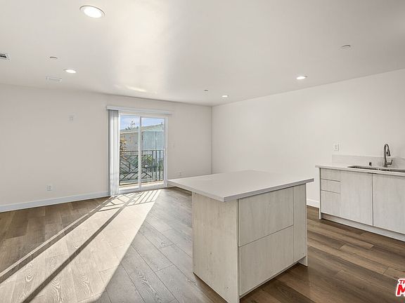 3rd image of 2527 Hauser Blvd #A