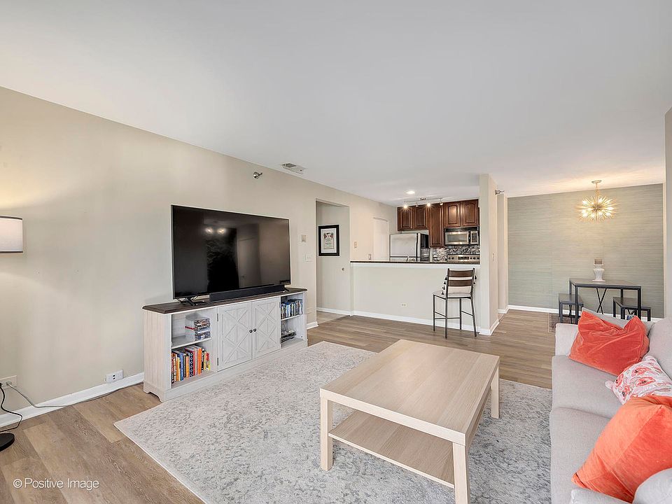 208 Glengarry Dr Bloomingdale IL Zillow