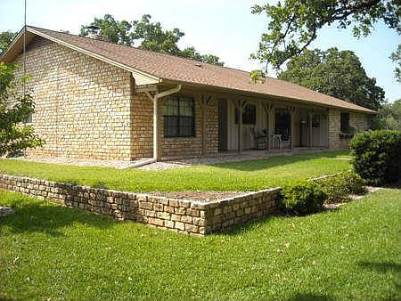 4th image of 628 Ancient Oaks Dr