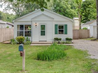19910 Oakdale Ave, South Bend, IN 46637
