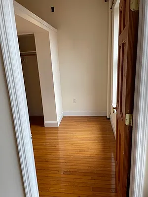 Rented by Chartwell Manhattan Realty | media 20