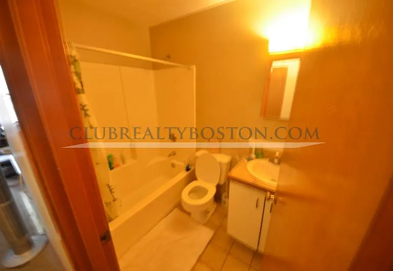 344 Market St #6 — Photo 4