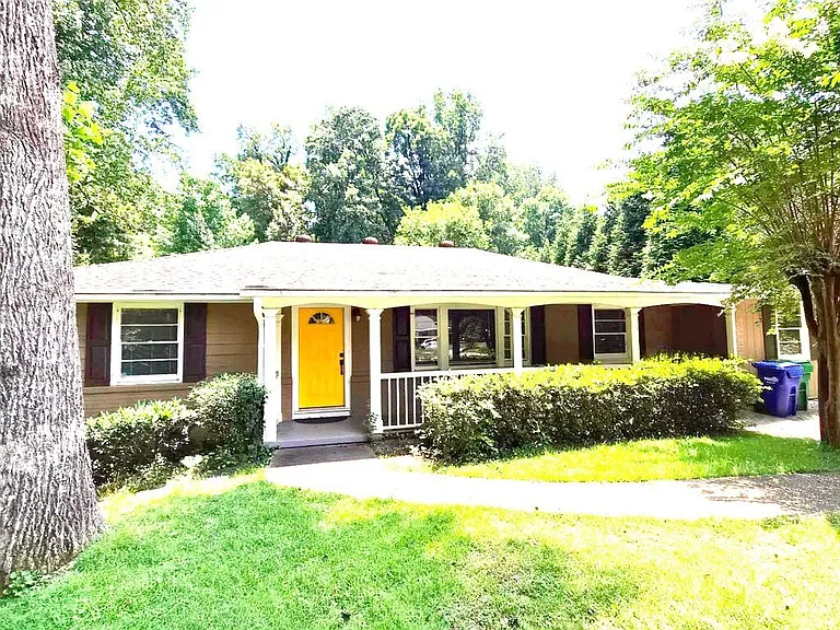 3022 Templewood Dr NE — Photo 1