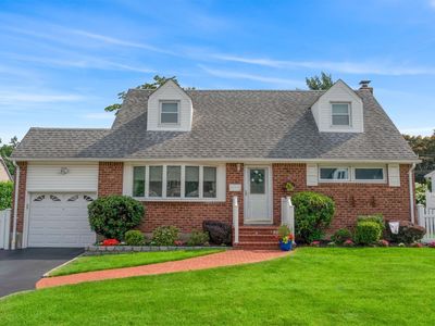 33 Underhill Avenue, Syosset, NY, 11791