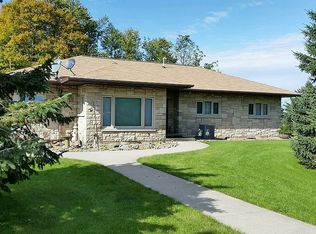 1018 250th St, State Center, IA 50247