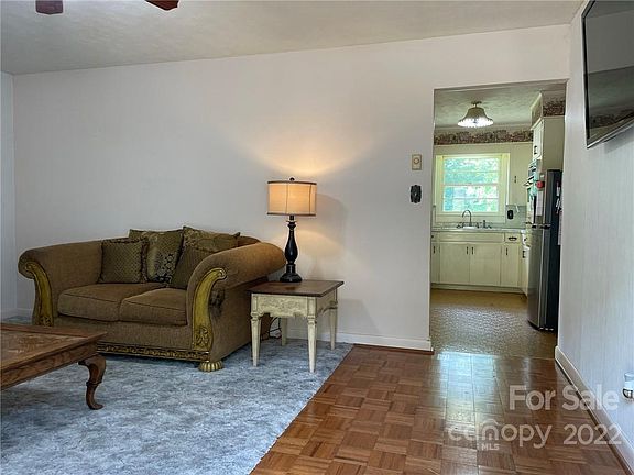 3rd image of 200 Dellwood Dr