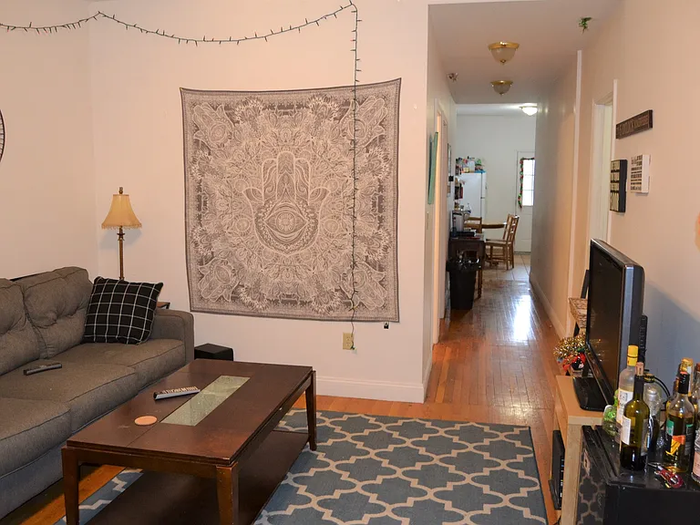 33 Egremont Rd #4 — Photo 4