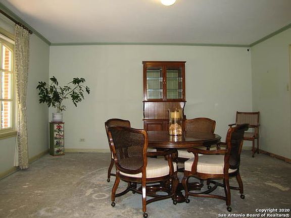 4th image of 167 Rockhill Dr