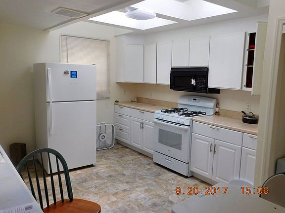 5th image of 48 Rush Ave