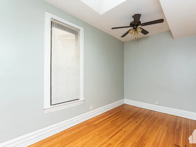907 W Addison St #2 — Photo 13