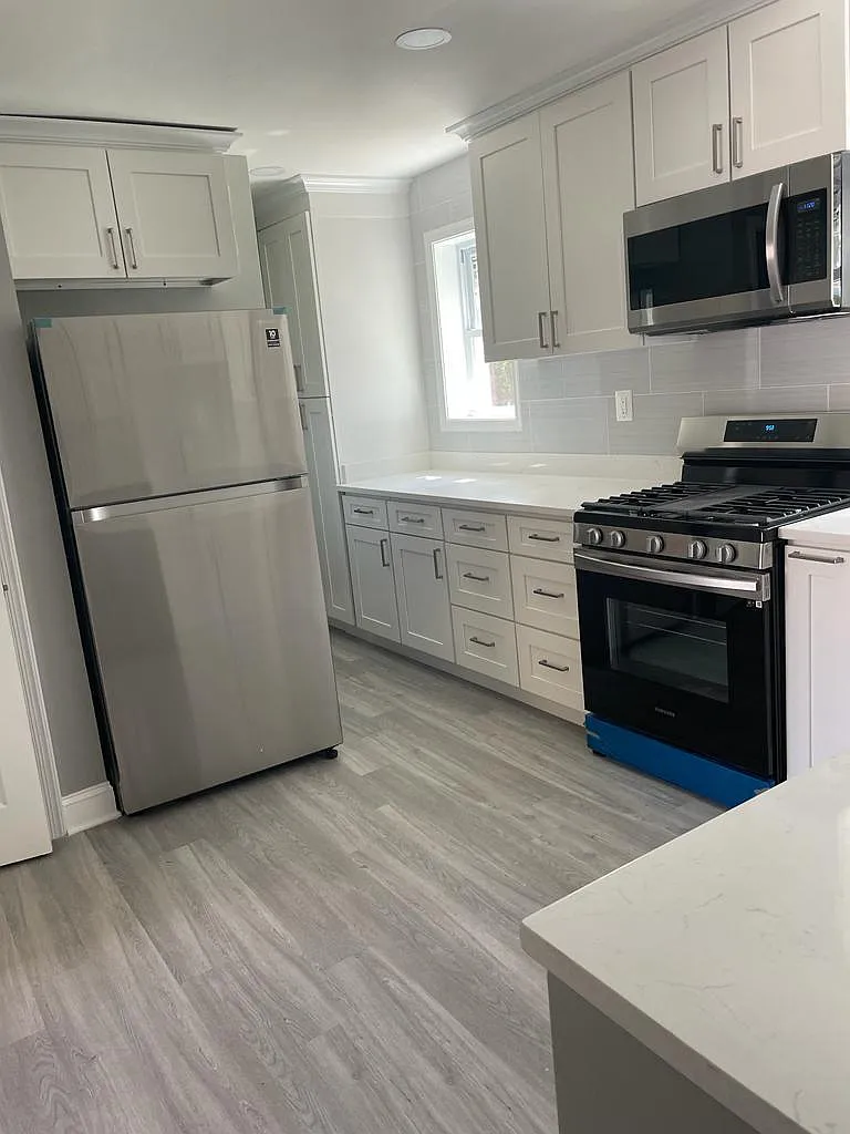 5 bed, 1800 sqft, $3,300 — Photo 1