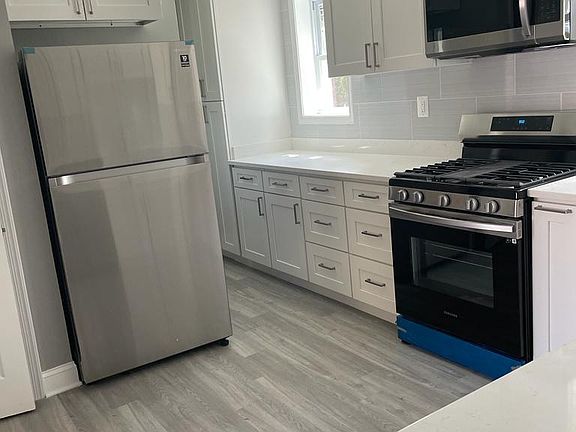2nd image of 5013 Nantucket Rd #1A