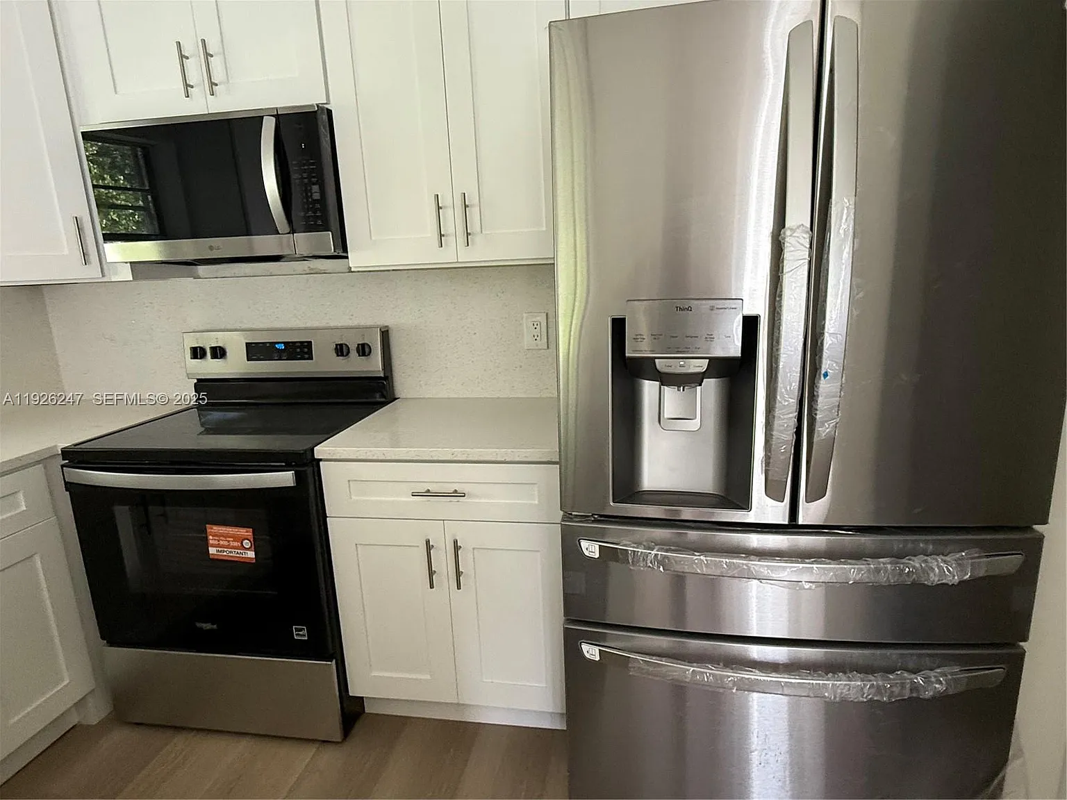 3 bed, 1200 sqft, $3,100 — Photo 4