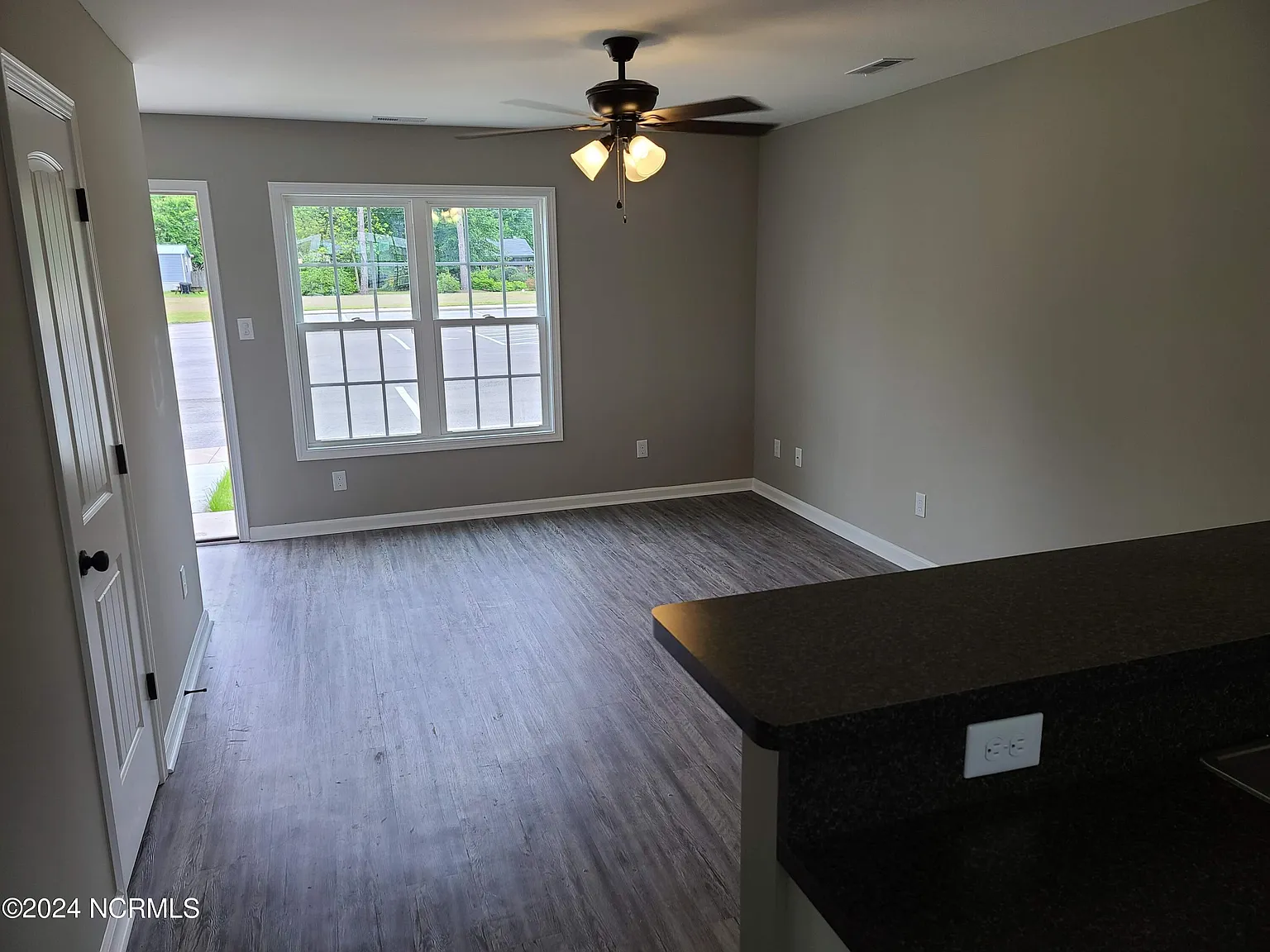 2 bed, 2.5 bath, $1,100 — Photo 2