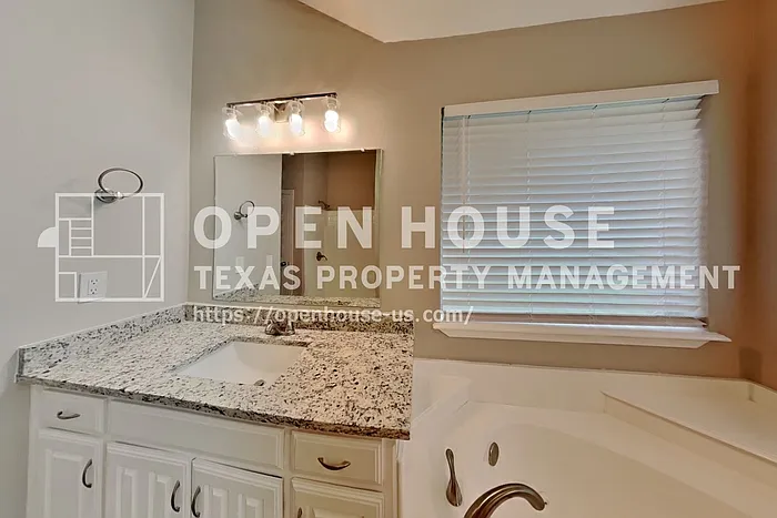 821 Willow Ct — Photo 11