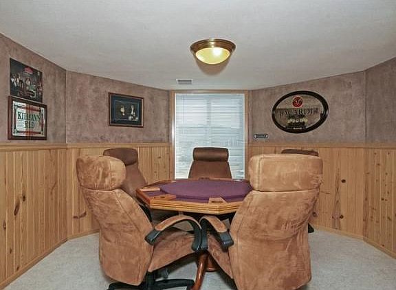 Card room or other fun area - this octagon room is connected to the open bar area - tons of space to host a get together.