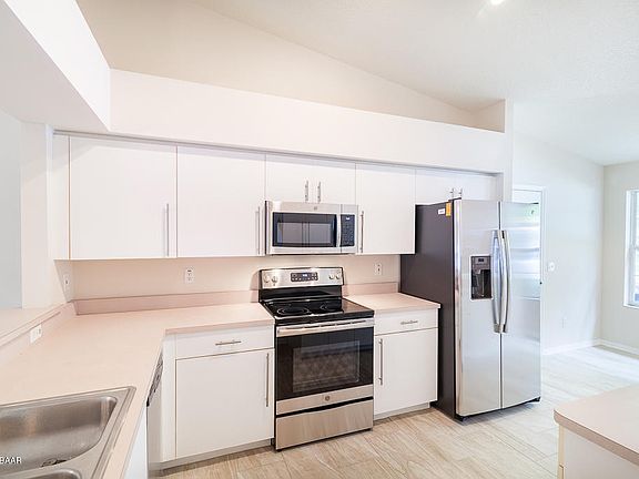 5th image of 1005 Grand Hickory Cir