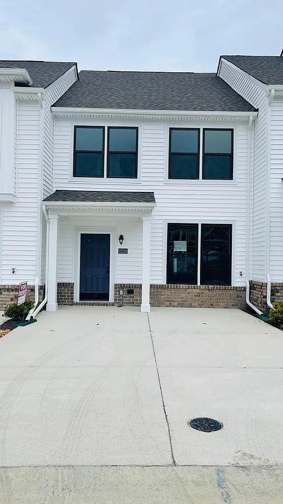 Building Photo - 12228 Dutch Elm Cir