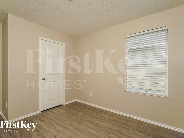 2402 Double Oak Dr — Photo 17