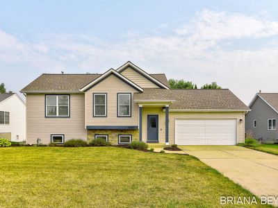 10333 Lynwood Ln, Zeeland, MI, 49464
