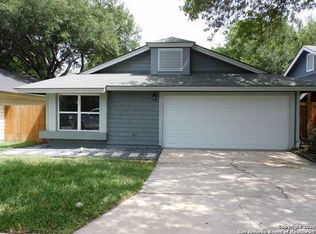 3911 Chimney Springs Dr, San Antonio, TX 78247