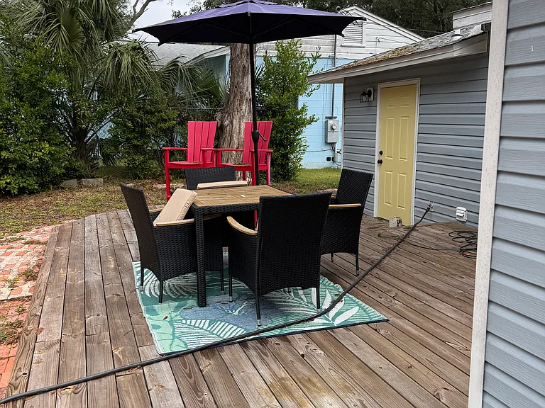 248 Beachview Dr — Photo 3