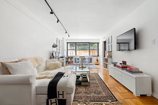 1st image of 347 E 53rd St APT 1A