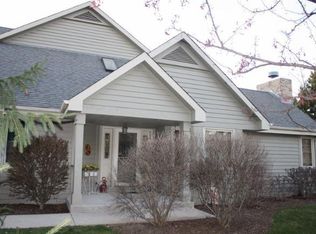 N21W24122 Dorchester Dr, Pewaukee, WI 53072