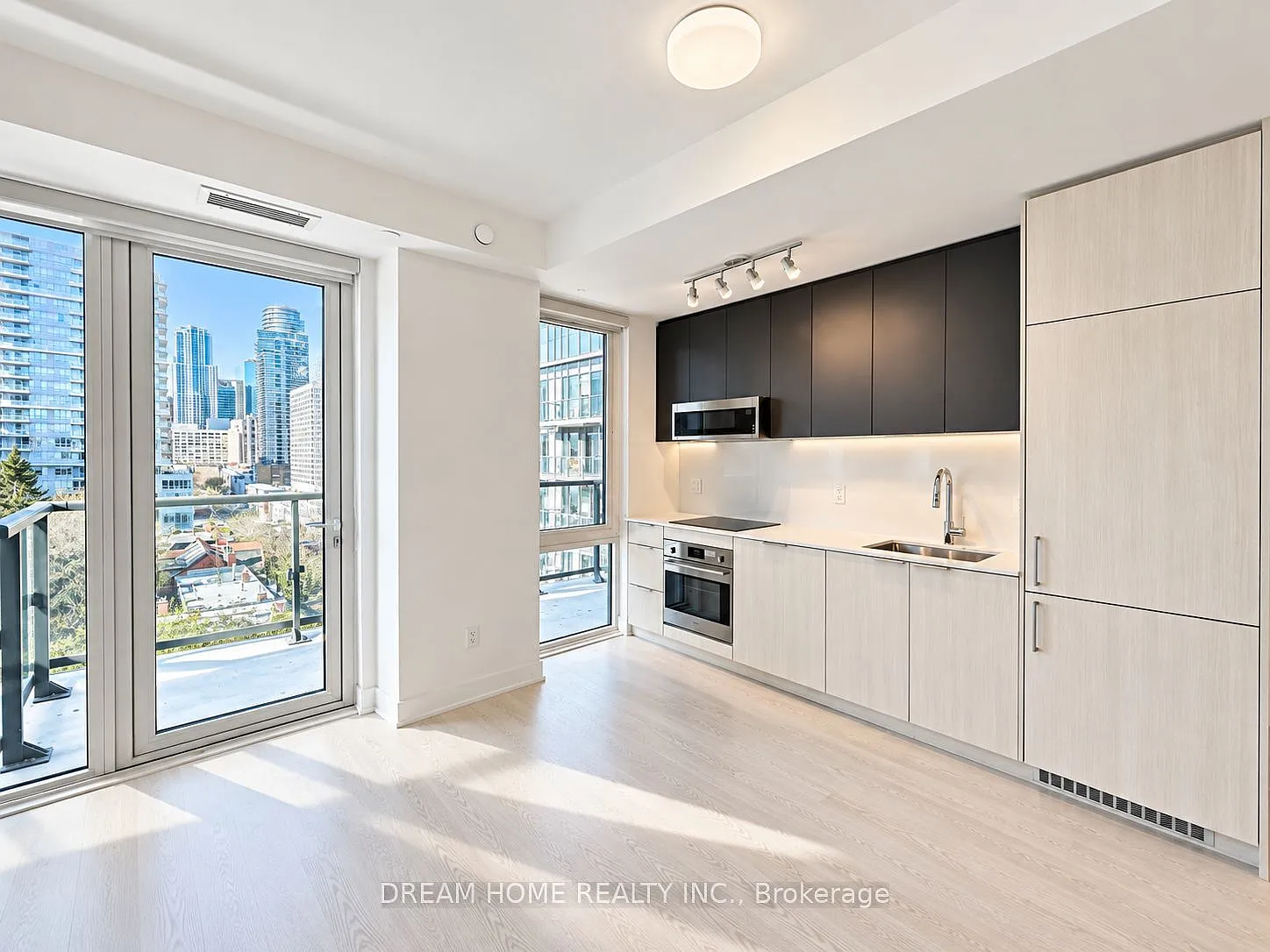 JAC Condos — Photo 2