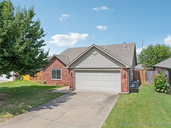 2nd image of 8990 S 257th Pl E