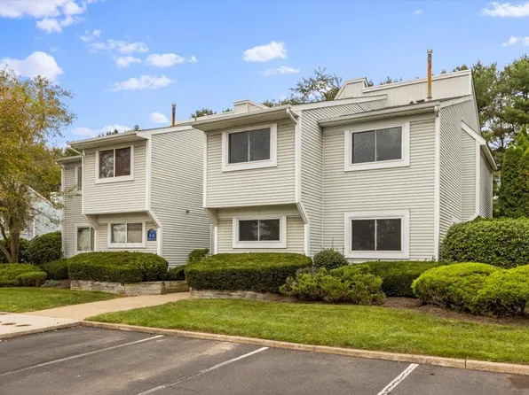 33 Hillcroft Way, Newtown, PA 18940