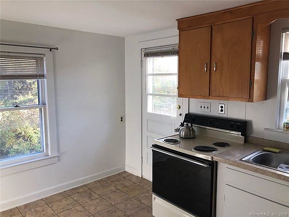 4th image of 7 Cocheco Ave