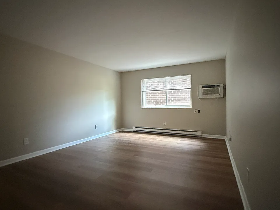 9 Weld St #11