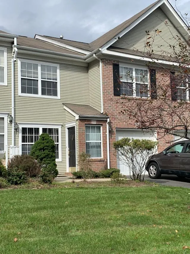 3 bed, 1896 sqft, $3,800 — Photo 3