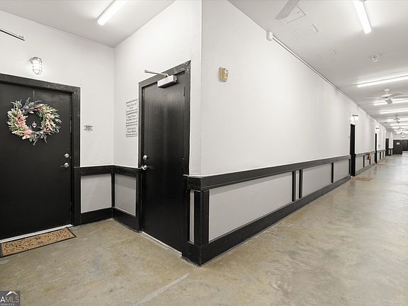 4th image of 5300 Peachtree Rd Unit 501