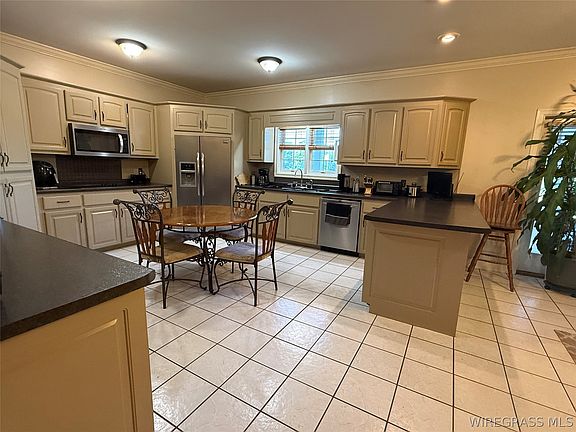 3rd image of 3451 Mitchell Rd