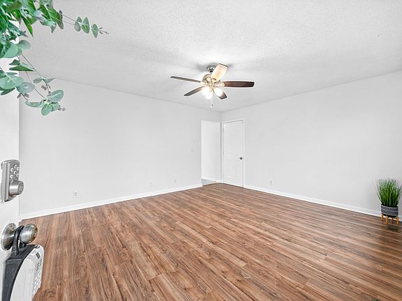 4th image of 316 Hunter Owens Ct