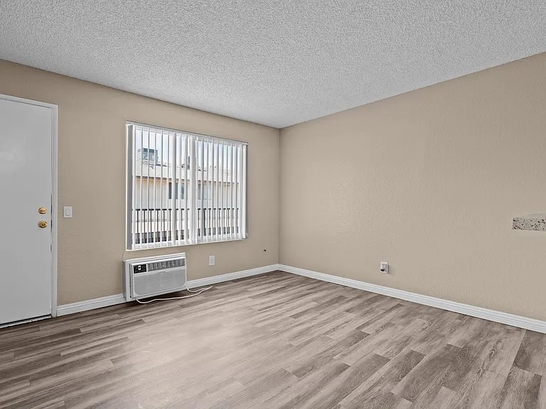 Park Place Apartments — Photo 9