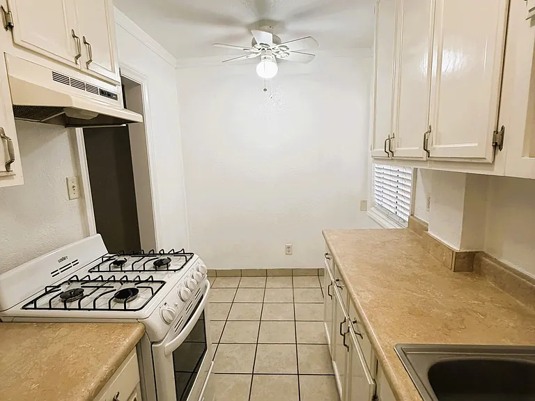 5007 E Ocean Blvd #B — Photo 11