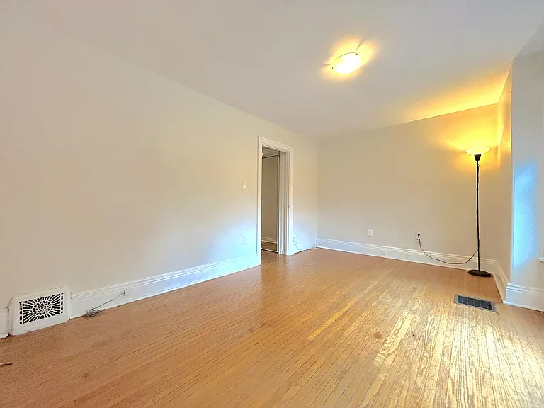 14 New St #2 — Photo 7