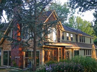 198 R Glen St, Natick, MA 01760