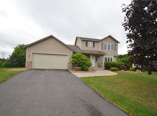 6910 Skylark Ct S, Cottage Grove, MN 55016