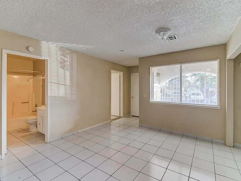 824 Hedge Way #2 — Photo 11