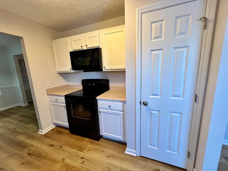 707 Porter Ln — Photo 18