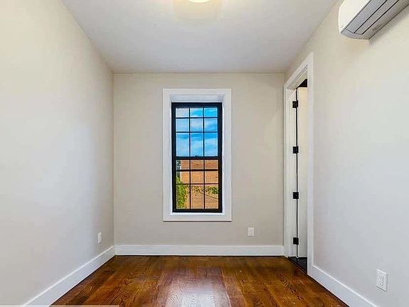 5th image of 228 Manhattan Ave #4F