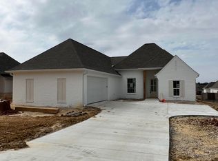 199 Sweetbriar Cir, Canton, MS 39046