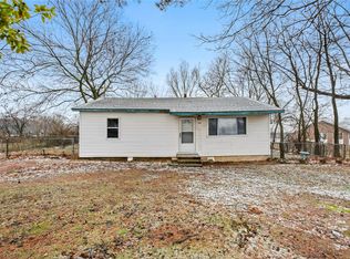 301 Maple Ave, Decatur, AR 72722