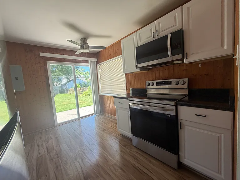 23734 Deziel St — Photo 14