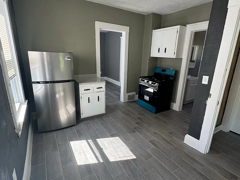 4302 Bucyrus Ave #2 — Photo 3