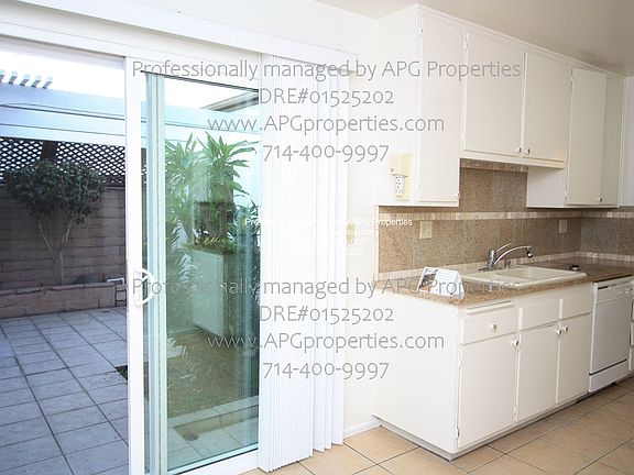 5th image of 11422 Brookhurst St